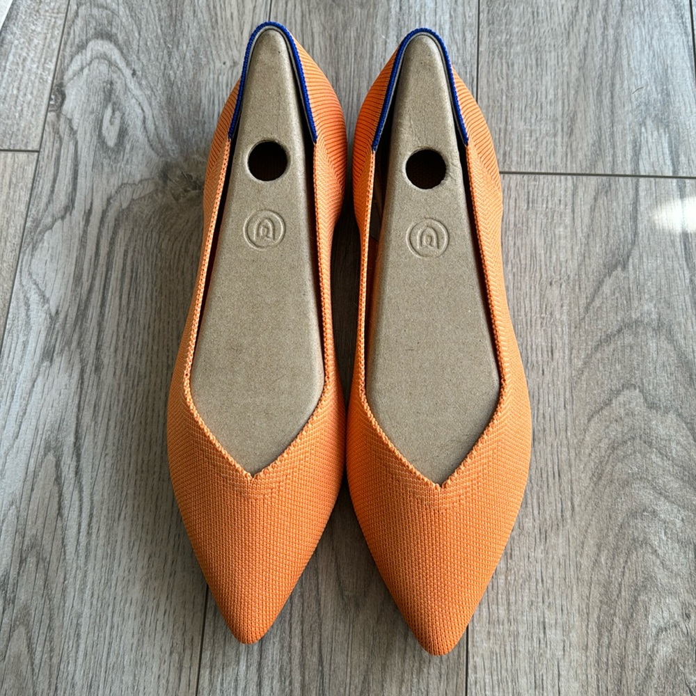 Brand new with box Rothy’s 8.5 pointed toe flat orange